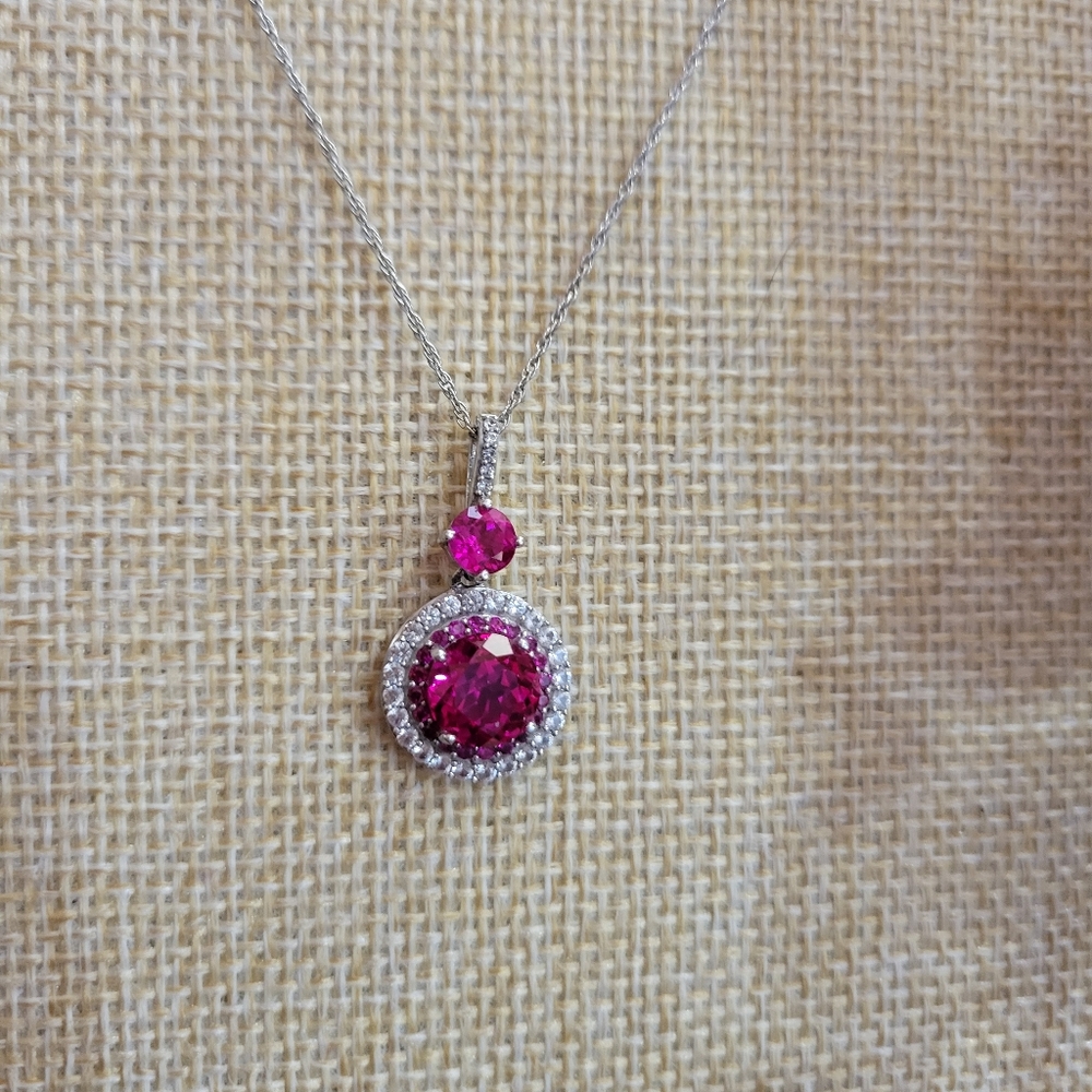 Dazzling Pink Gemstone Necklace in Silver Setting